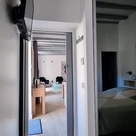 Appartement De Charme Au Coeur De La Vieille Ville Annecy Exterior photo