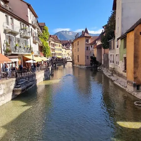 Appartement De Charme Au Coeur De La Vieille Ville Annecy Exterior photo