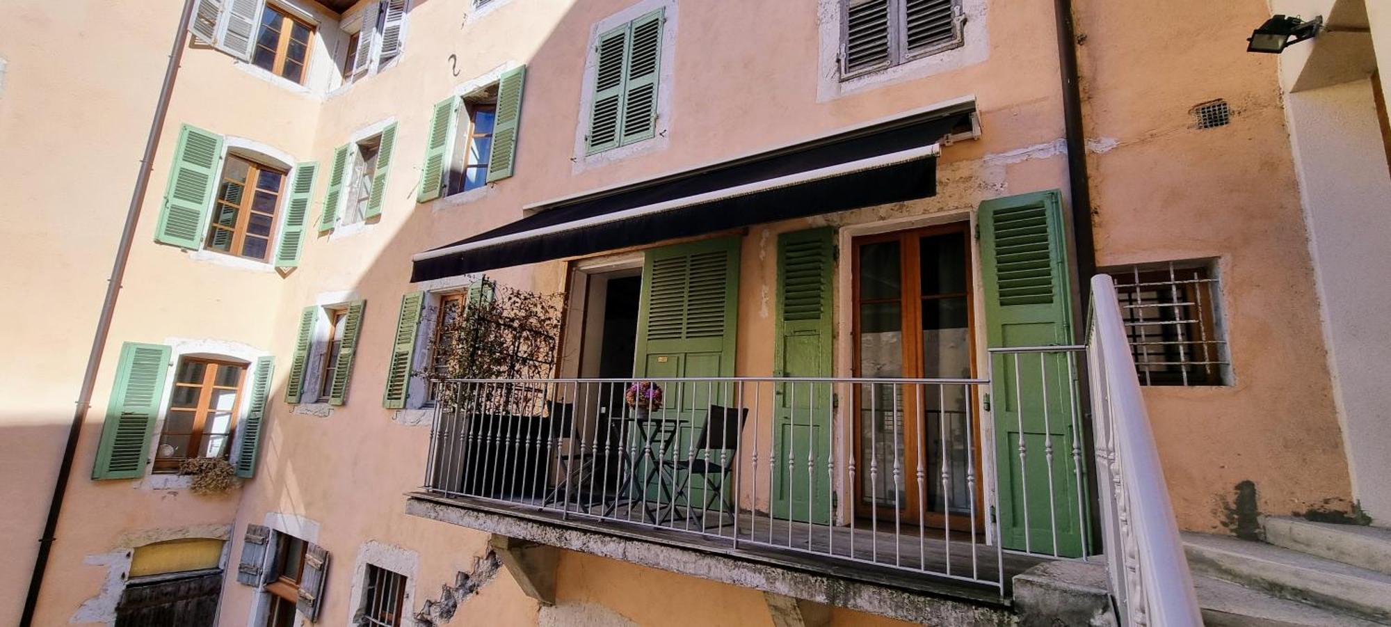 Appartement De Charme Au Coeur De La Vieille *
